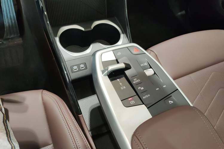 Used BMW iX1 2023 eDrive25L M Sport Package Gear Lever