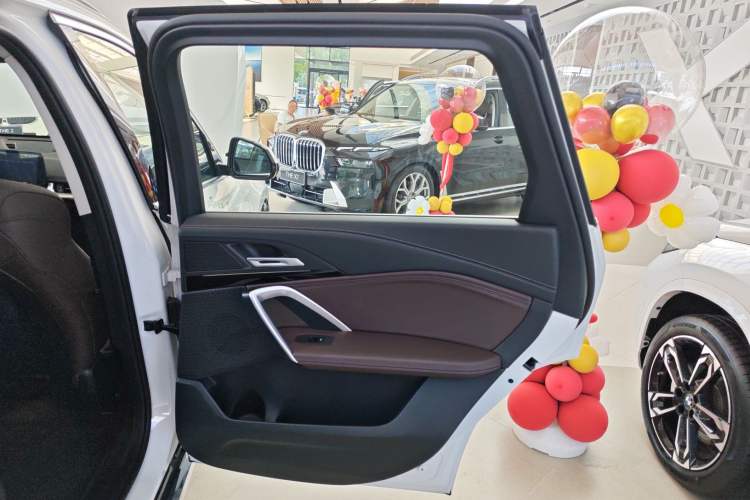 Used BMW iX1 2023 eDrive25L X Design Package Interior 6