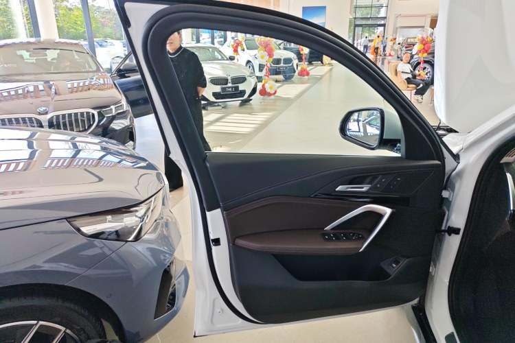 Used BMW iX1 2023 eDrive25L X Design Package Interior 7