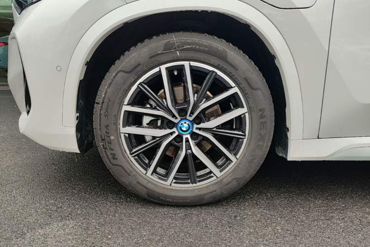 Used BMW iX1 2023 eDrive25L M Sport Package Left Front Wheel Hub