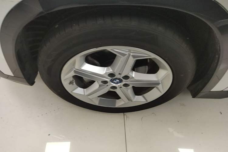 Used BMW iX1 2023 eDrive25L X Design Package Left Front Wheel Hub