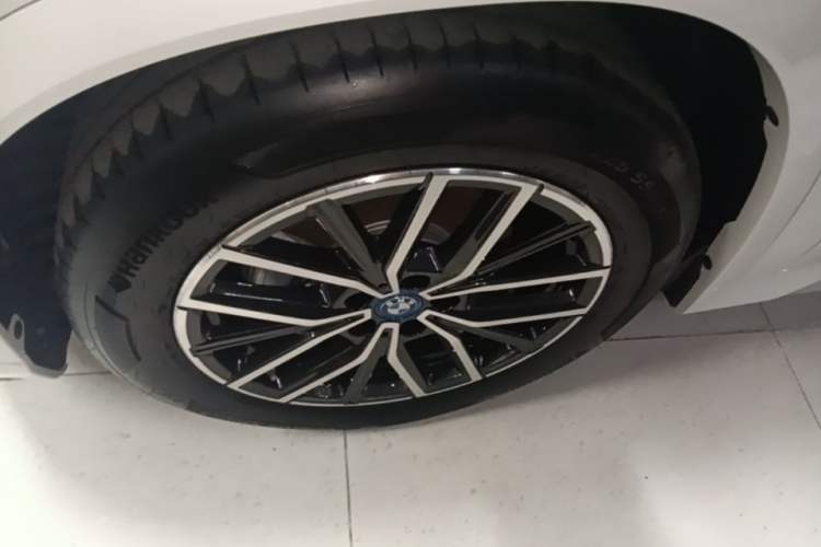 Used BMW iX1 2023 eDrive25L M Sport Package Left Front Wheel Hub