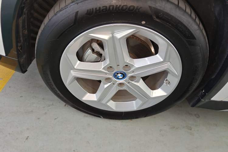 Used BMW iX1 2023 eDrive25L X Design Package Left Front Wheel Hub