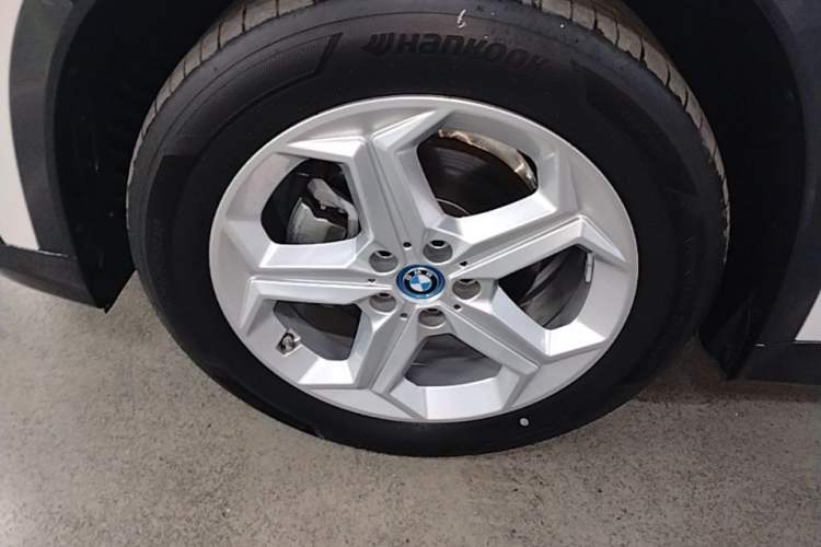 Used BMW iX1 2023 eDrive25L X Design Package Left Front Wheel Hub