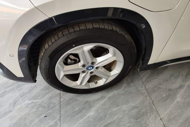 Used BMW iX1 2023 eDrive25L X Design Package Left Front Wheel Hub