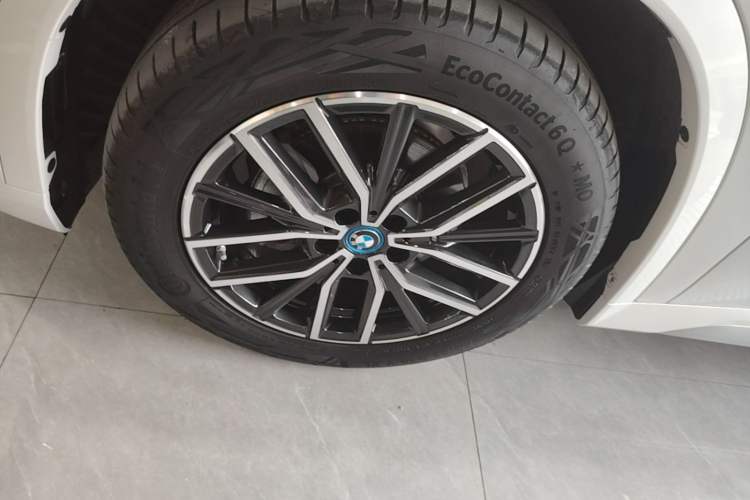 Used BMW iX1 2023 eDrive25L M Sport Package Left Front Wheel Hub