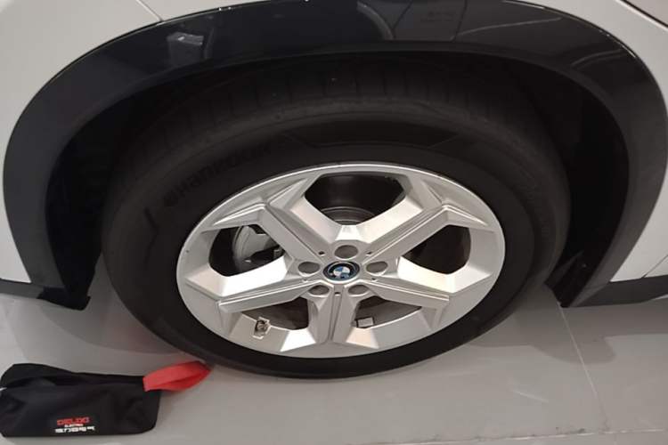 Used BMW iX1 2023 eDrive25L X Design Package Left Front Wheel Hub