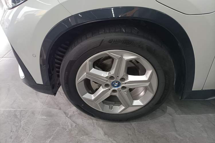 Used BMW iX1 2023 eDrive25L X Design Package Left Front Wheel Hub