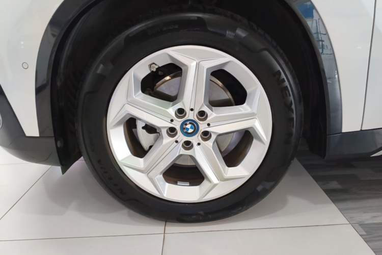 Used BMW iX1 2023 eDrive25L X Design Package Left Front Wheel Hub
