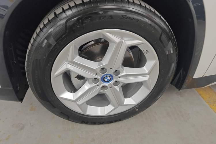 Used BMW iX1 2023 eDrive25L X Design Package Left Front Wheel Hub