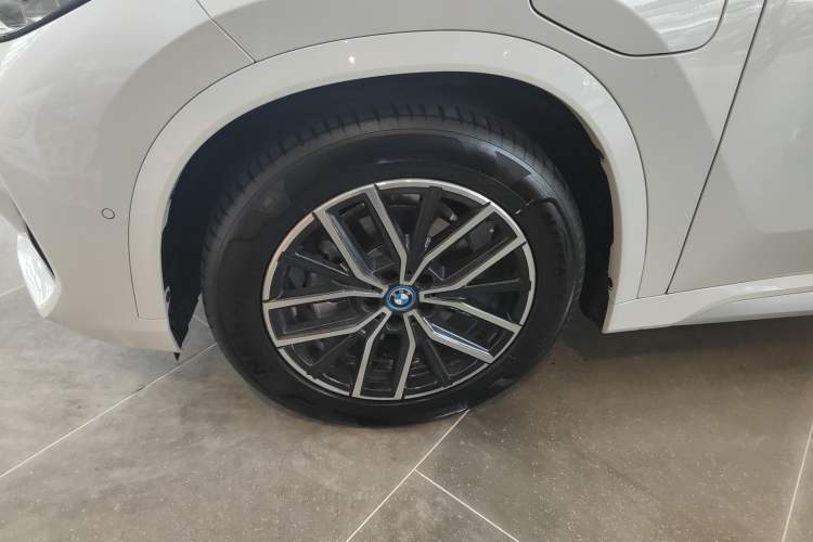 Used BMW iX1 2023 eDrive25L M Sport Package Left Front Wheel Hub