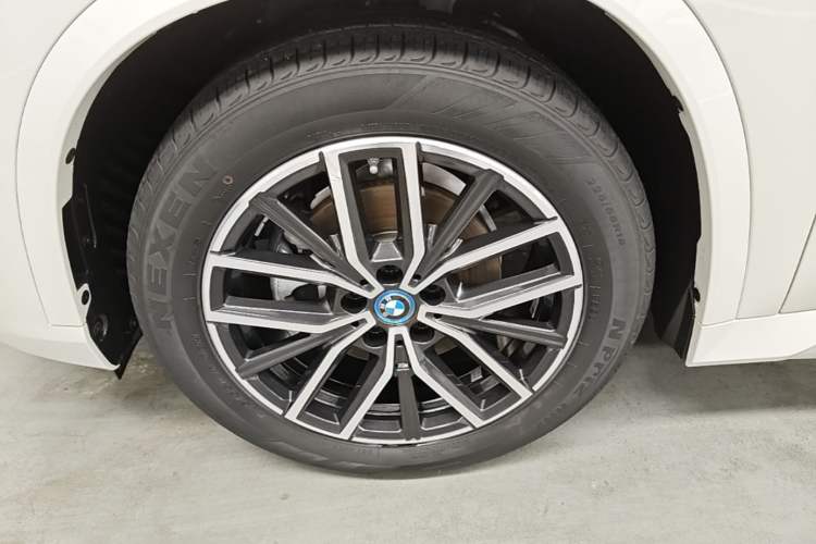 Used BMW iX1 2023 eDrive25L M Sport Package Left Front Wheel Hub