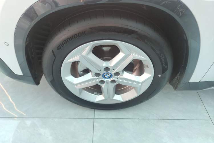 Used BMW iX1 2023 eDrive25L X Design Package Left Front Wheel Hub