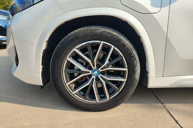 Used BMW iX1 2023 eDrive25L M Sport Package Left Front Wheel Hub