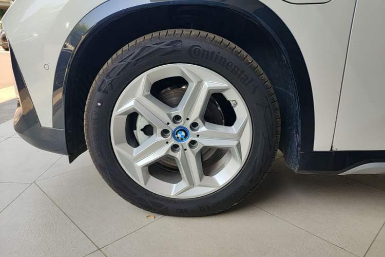 Used BMW iX1 2023 eDrive25L X Design Package Left Front Wheel Hub