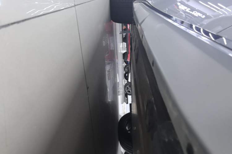 Used BMW iX1 2023 xDrive30L X Design Package Left Side Sill