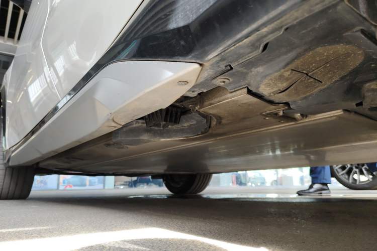 Used BMW iX1 2023 xDrive30L X Design Package Left Side Sill