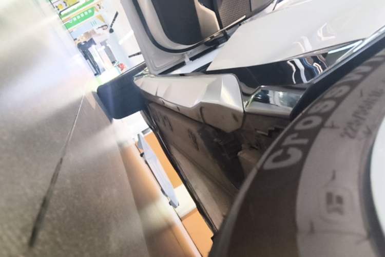 Used BMW iX1 2023 eDrive25L X Design Package Left Side Sill