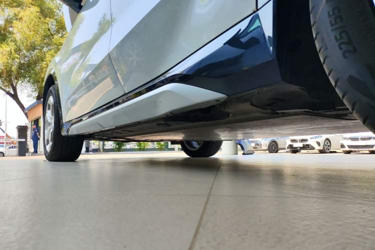 Used BMW iX1 2023 eDrive25L X Design Package Left Side Sill