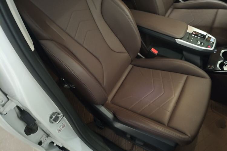 Used BMW iX1 2023 eDrive25L X Design Package Right Front Seat