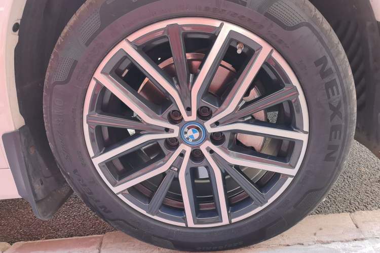 Used BMW iX1 2023 eDrive25L M Sport Package Right Front Wheel Hub