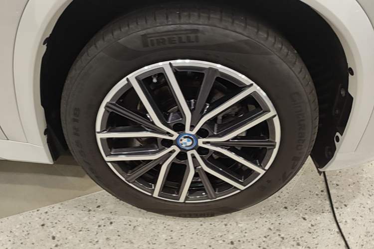 Used BMW iX1 2023 eDrive25L M Sport Package Right Front Wheel Hub