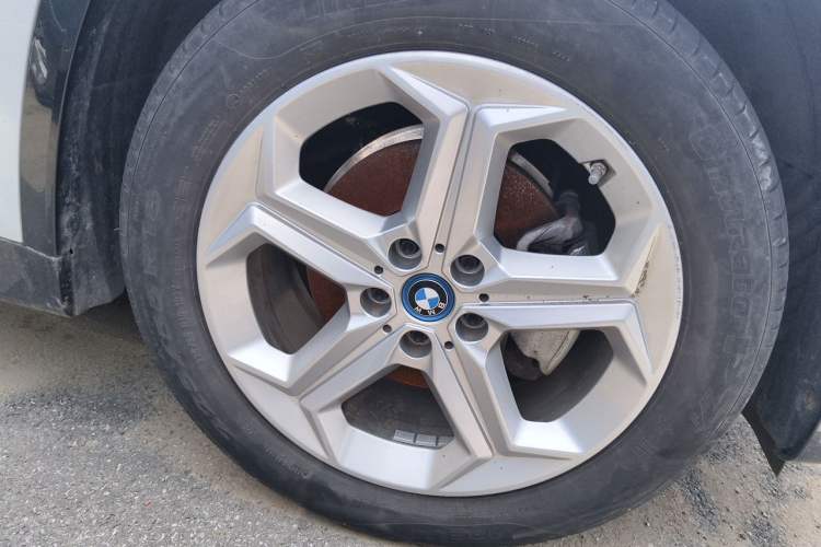 Used BMW iX1 2023 eDrive25L X Design Package Right Front Wheel Hub