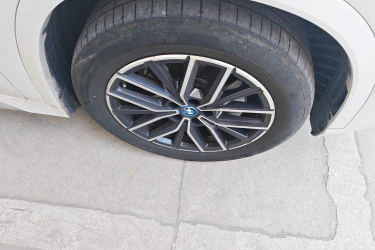 Used BMW iX1 2023 eDrive25L M Sport Package Right Front Wheel Hub
