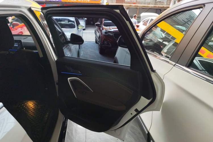 Used BMW iX1 2023 eDrive25L X Design Package Right Rear Door Interior