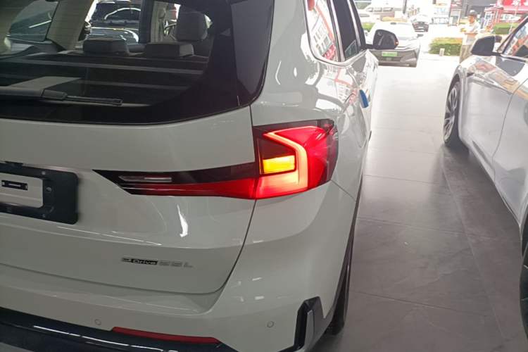 Used BMW iX1 2023 eDrive25L X Design Package Right Rear Taillight