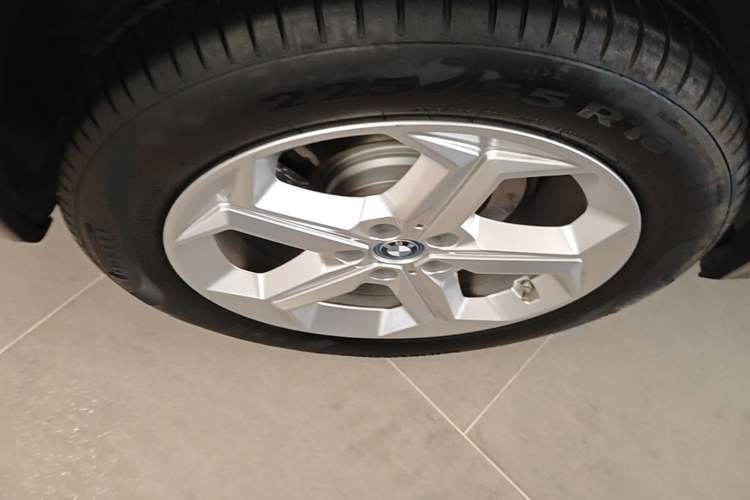 Used BMW iX1 2023 eDrive25L X Design Package Right Rear Wheel Hub