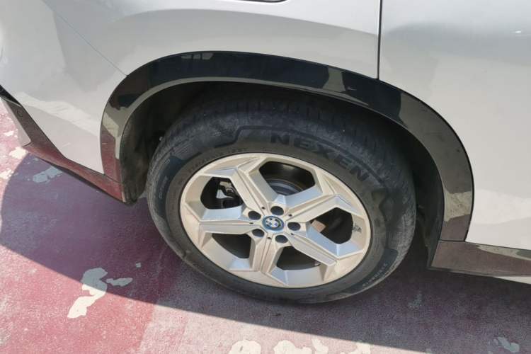 Used BMW iX1 2023 eDrive25L X Design Package Right Rear Wheel Hub