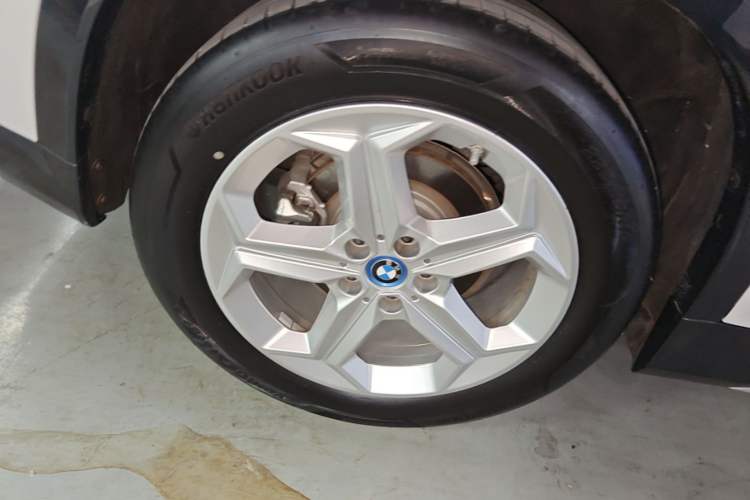 Used BMW iX1 2023 eDrive25L X Design Package Right Rear Wheel Hub