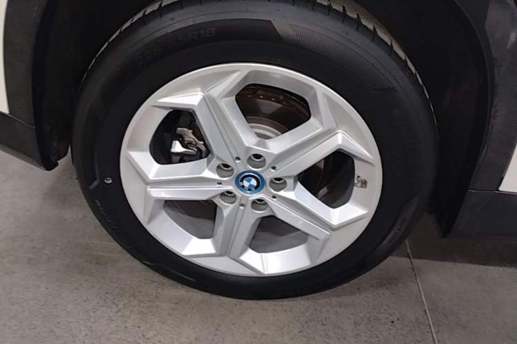 Used BMW iX1 2023 eDrive25L X Design Package Right Rear Wheel Hub