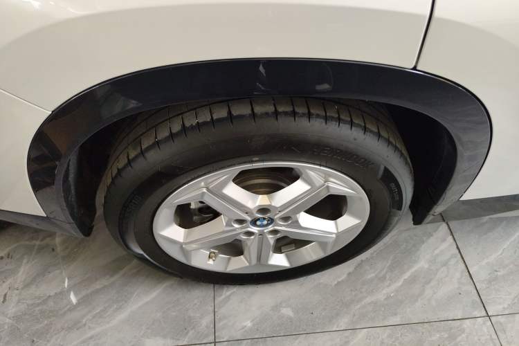 Used BMW iX1 2023 eDrive25L X Design Package Right Rear Wheel Hub