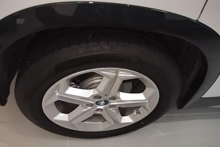 Used BMW iX1 2023 eDrive25L X Design Package Right Rear Wheel Hub