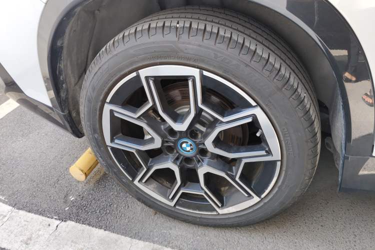 Used BMW iX1 2023 xDrive30L X Design Package Right Rear Wheel Hub