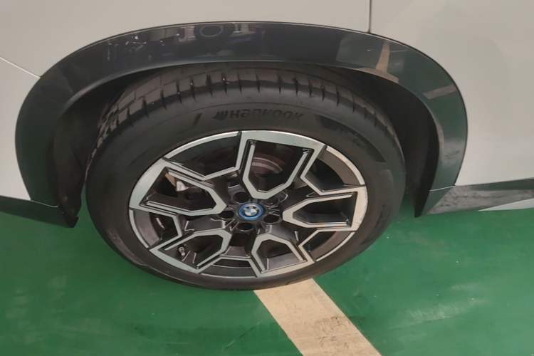 Used BMW iX1 2023 xDrive30L X Design Package Right Rear Wheel Hub