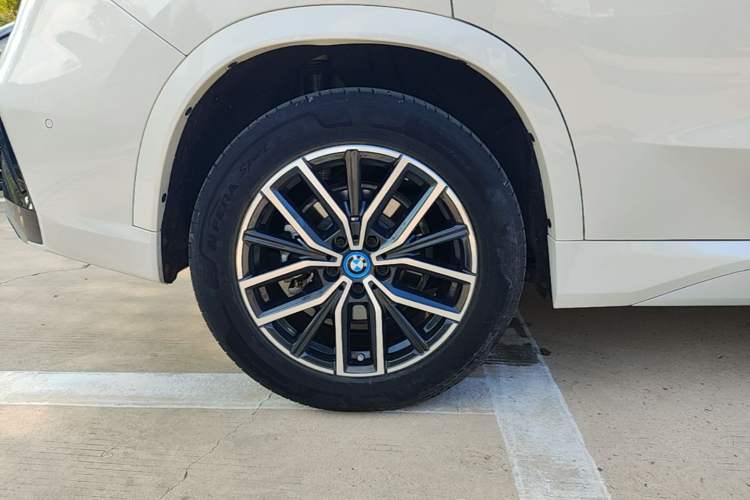 Used BMW iX1 2023 eDrive25L M Sport Package Right Rear Wheel Hub