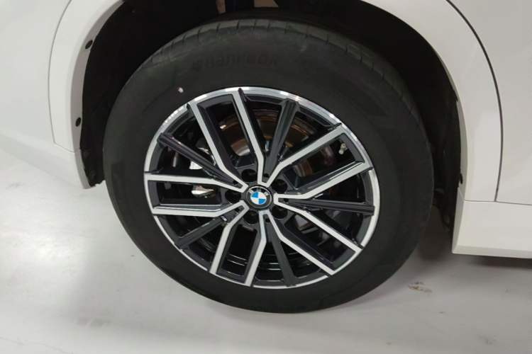 Used BMW iX1 2023 eDrive25L M Sport Package Right Rear Wheel Hub
