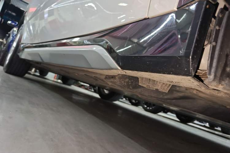Used BMW iX1 2023 eDrive25L X Design Package Right Side Sill