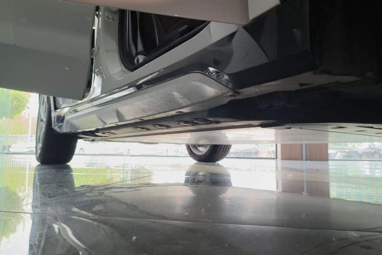 Used BMW iX1 2023 eDrive25L X Design Package Right Side Sill