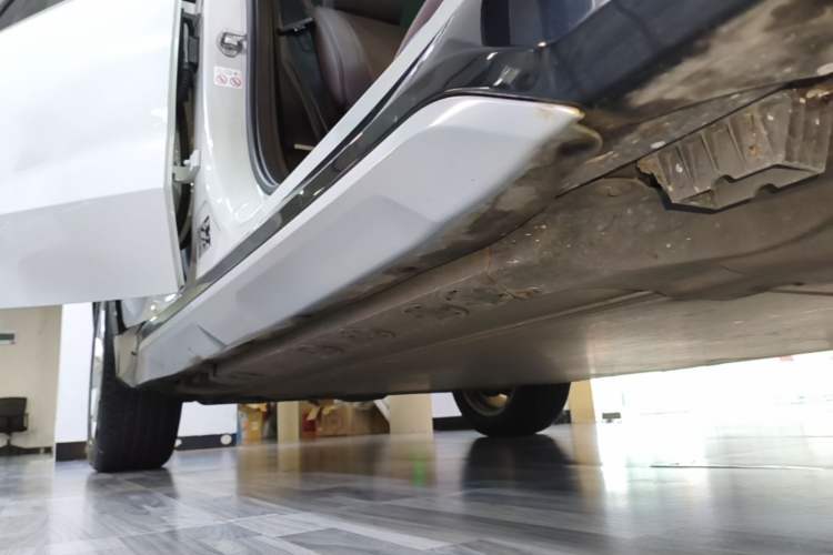 Used BMW iX1 2023 eDrive25L X Design Package Right Side Sill
