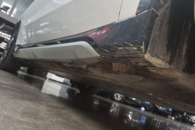 Used BMW iX1 2023 xDrive30L X Design Package Right Side Sill