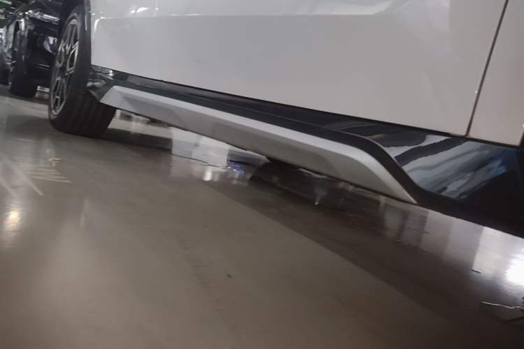 Used BMW iX1 2023 xDrive30L X Design Package Right Side Sill