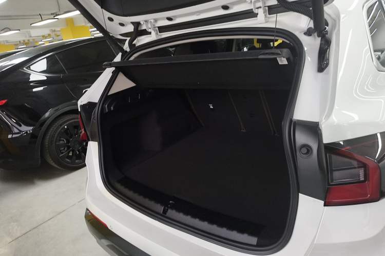 Used BMW iX1 2023 xDrive30L X Design Package Trunk