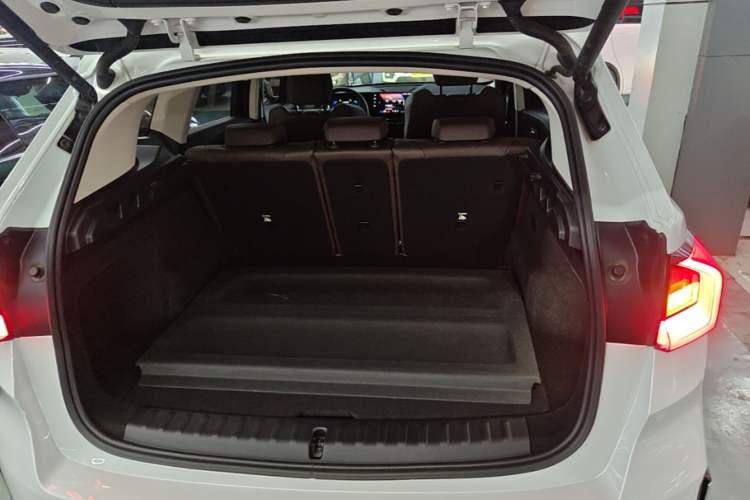 Used BMW iX1 2023 eDrive25L X Design Package Trunk