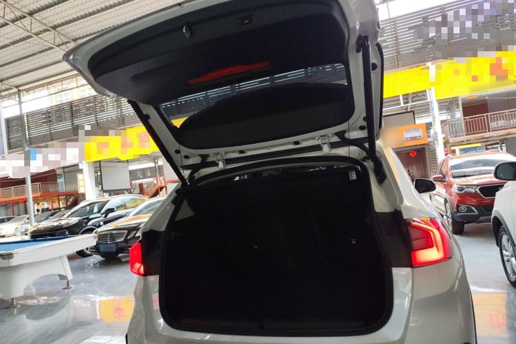 Used BMW iX1 2023 eDrive25L X Design Package Trunk
