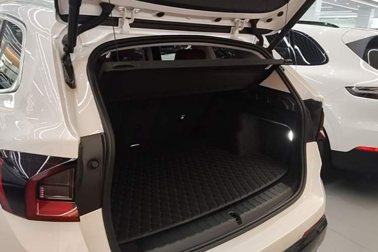 Used BMW iX1 2023 eDrive25L X Design Package Trunk