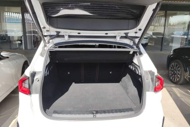 Used BMW iX1 2023 xDrive30L X Design Package Trunk